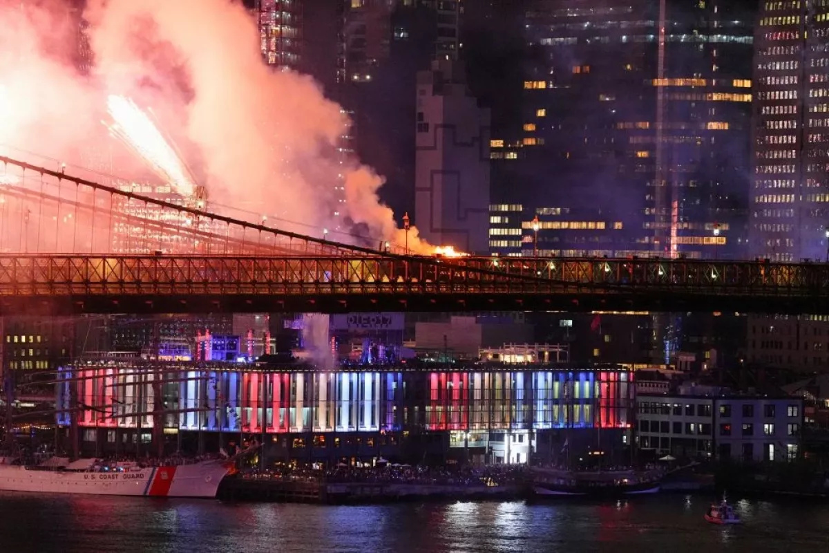 Independence Day fireworks trigger fire on Brooklyn Bridge in New York