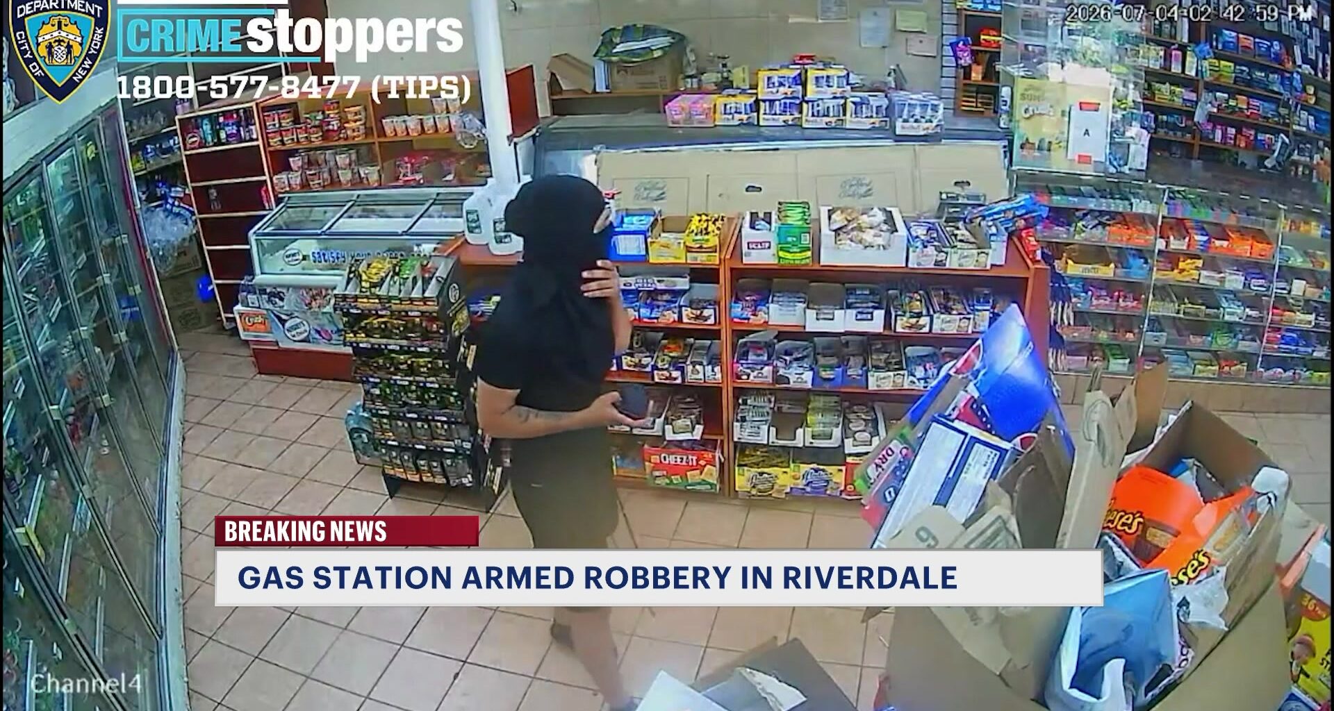 News 12 | Brooklyn | Police Search For Man Behind Gunpoint Robbery Inside Riverdale Gas Station