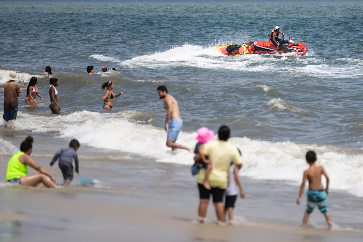 Swimmer bitten on the foot at New York City beach in a suspected shark attack