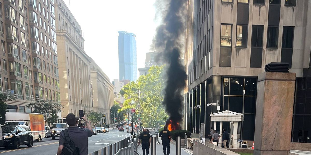 Person in custody after smoke and flames erupt outside Manhattan federal building, FBI says