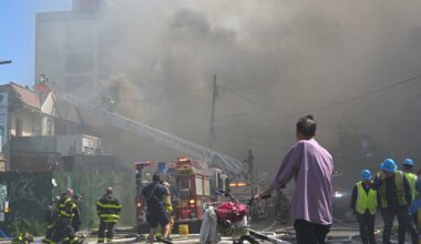 Flushing senior killed, 17 firefighters injured in five-alarm fire that tore through three adjoining homes: FDNY – QNS