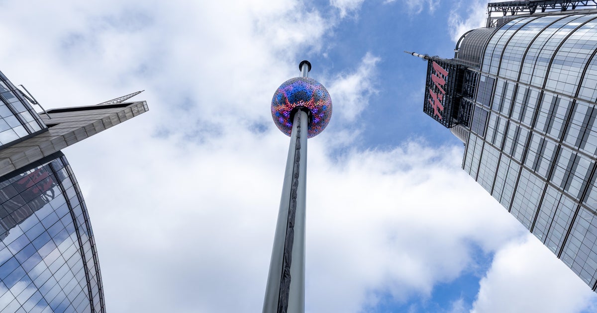 8 ball drops in Times Square will celebrate July 4 in every American time zone