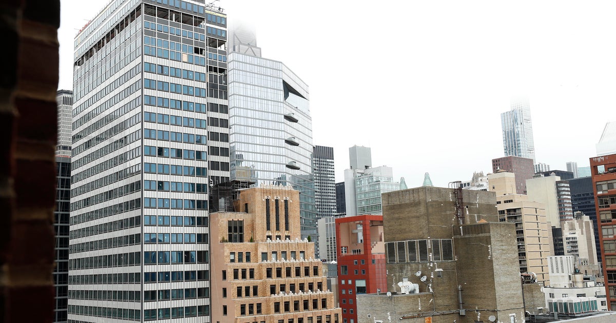 Unstable building in Midtown Manhattan has history of construction violations