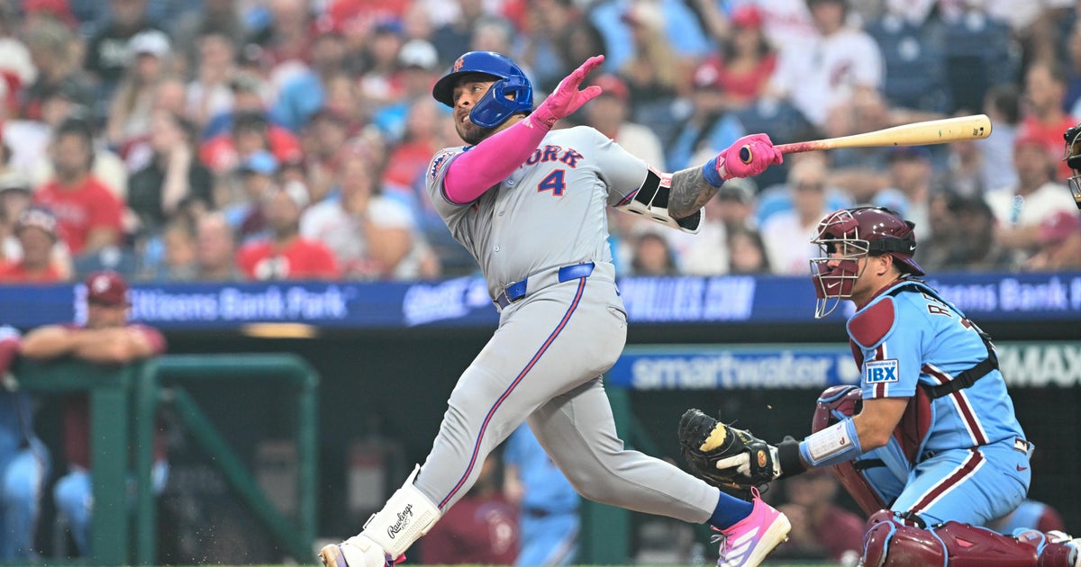 Francisco Alvarez homers twice as New York Mets beat Philadelphia Phillies under smoky sky