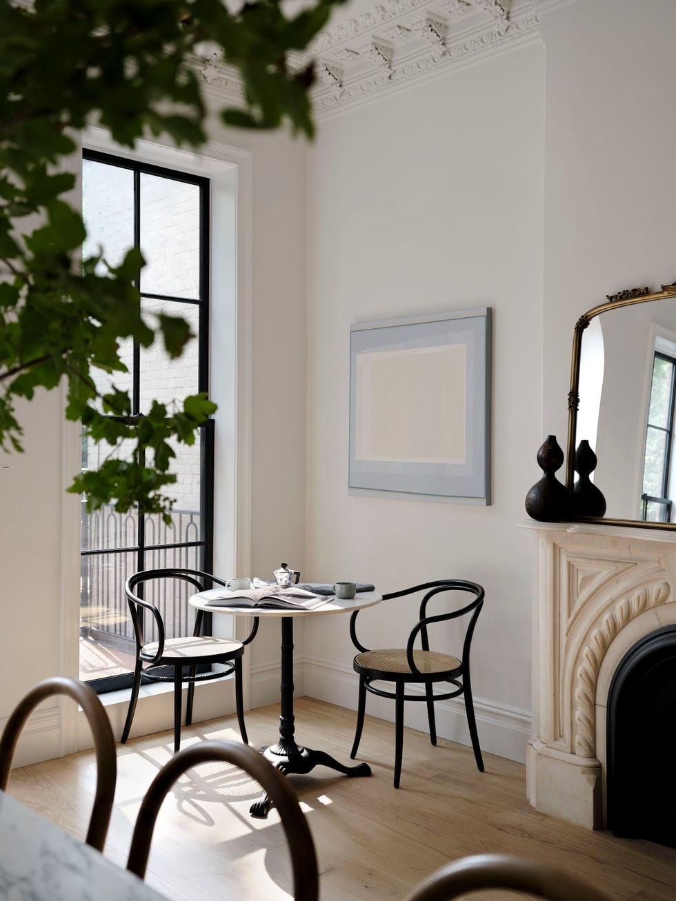 breakfast room