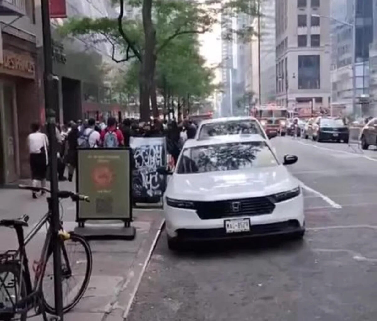 Fire Reported in Midtown Manhattan Sparking Mass Transit Disruption Warning