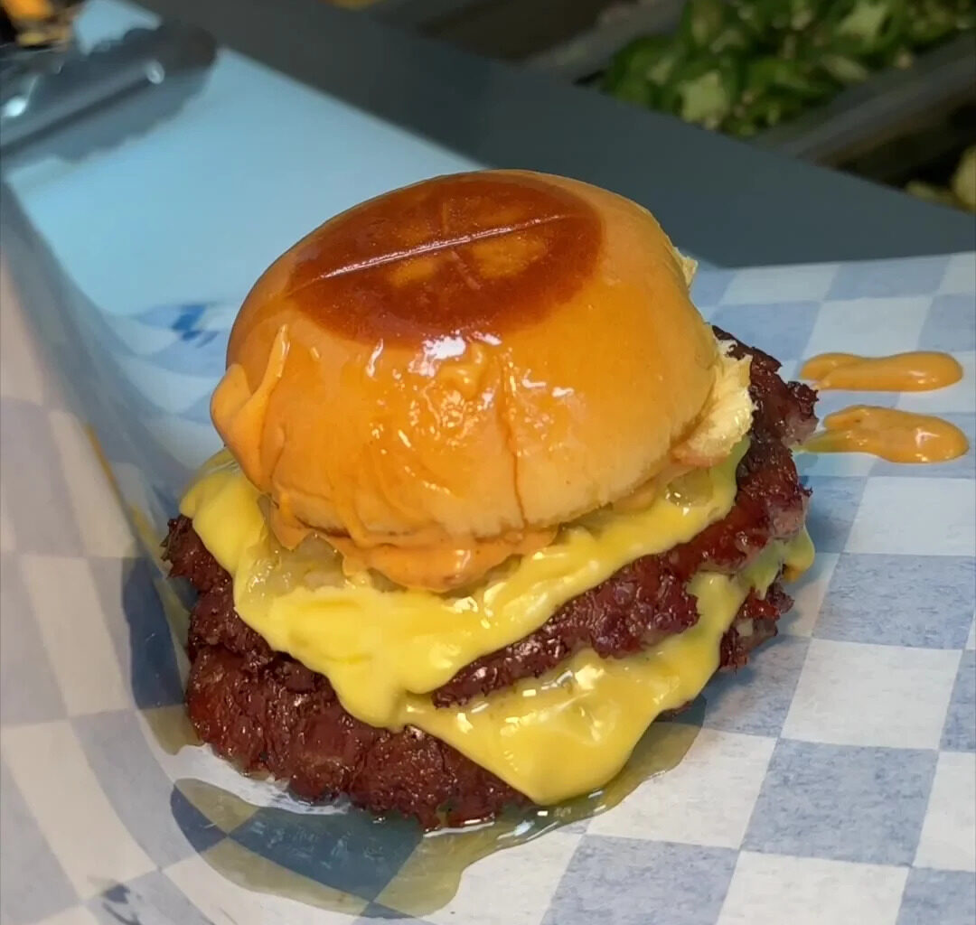 The Secret Behind NYC’s Messiest, Most Addictive Double Cheeseburger
