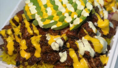 This NYC Halal Spot Is Piling On A Ridiculous Amount Of Sauce And It Is Pure Perfection