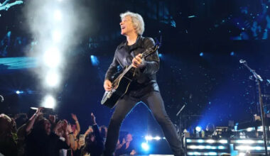 Jon Bon Jovi Apologizes Before Cutting NYC Show Short