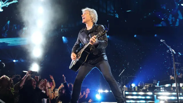 Jon Bon Jovi Apologizes Before Cutting NYC Show Short