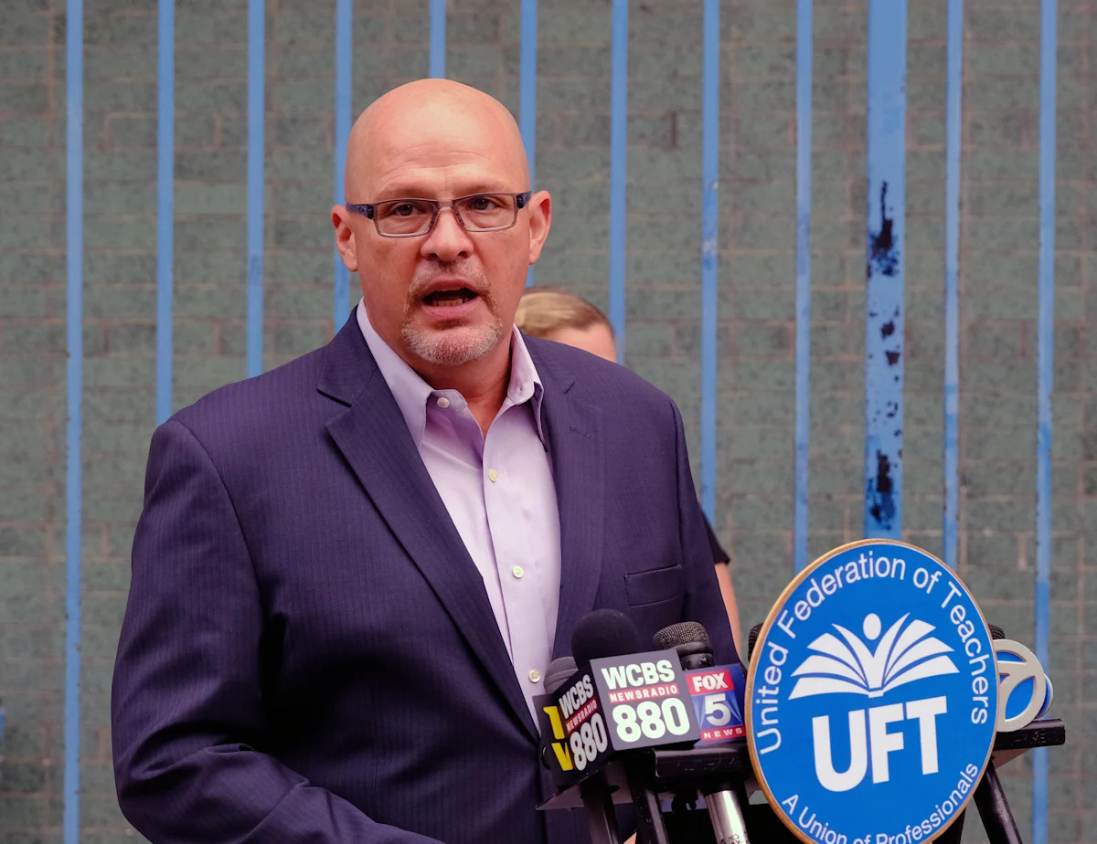Mayor Zohran Mamdani casts doubt on NYC Council plan to bolster pay of school paraprofessionals