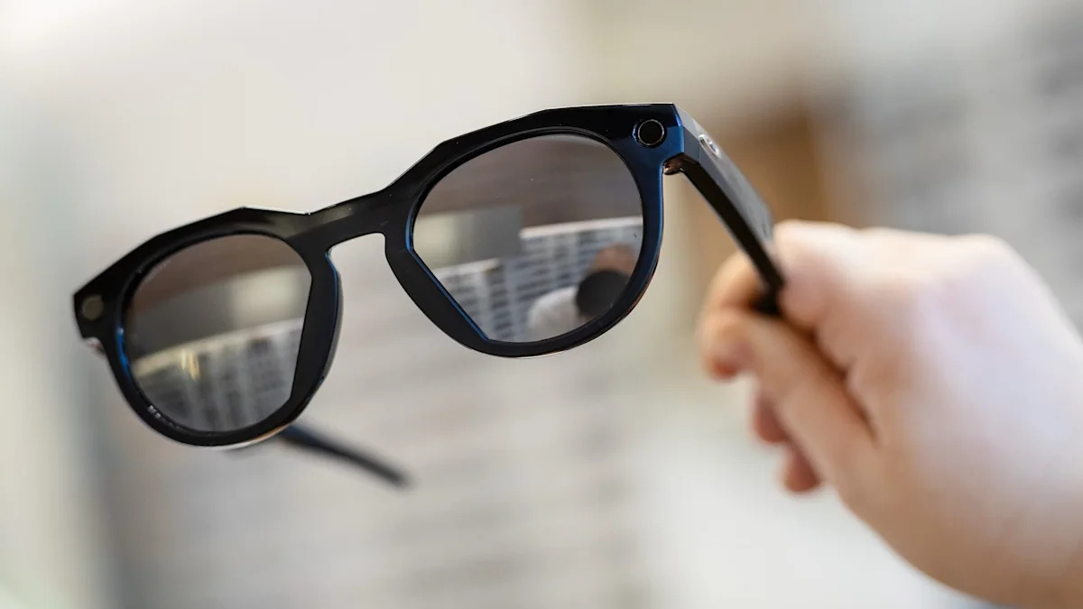 New York State Courts Ban Smart Glasses to Prevent Secret Recordings