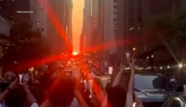 Crowds gather to watch 'Manhattanhenge' in New York