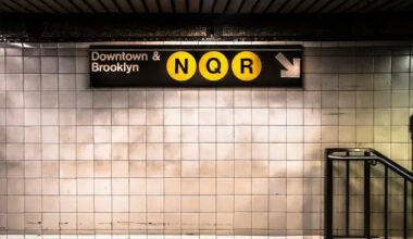 Drug dealer threatens man with butcher knife on Brooklyn subway: NYPD