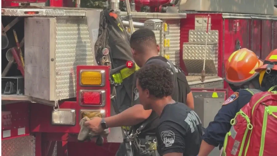 3 homes destroyed by Queens, families displaced