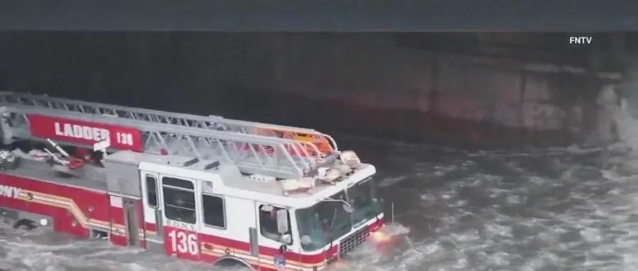 Heavy rains flood streets and trap motorists in Queens