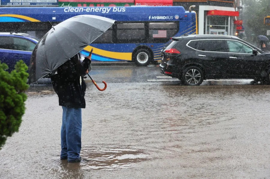 Air quality worsens in NYC ahead of damaging storms, potential flooding