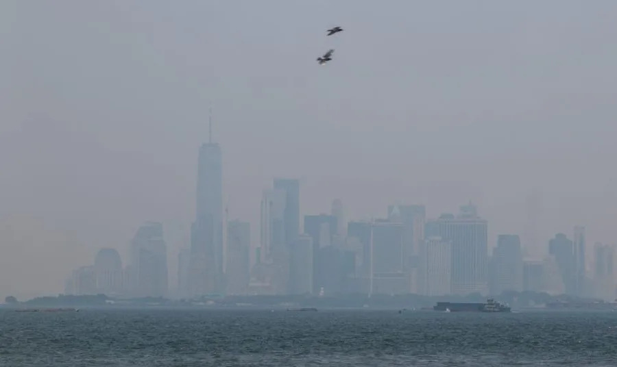 Air quality reaches ‘code red’ status in the tri-state area