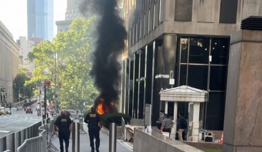 Man arrested after fire outside New York immigration court | Migration