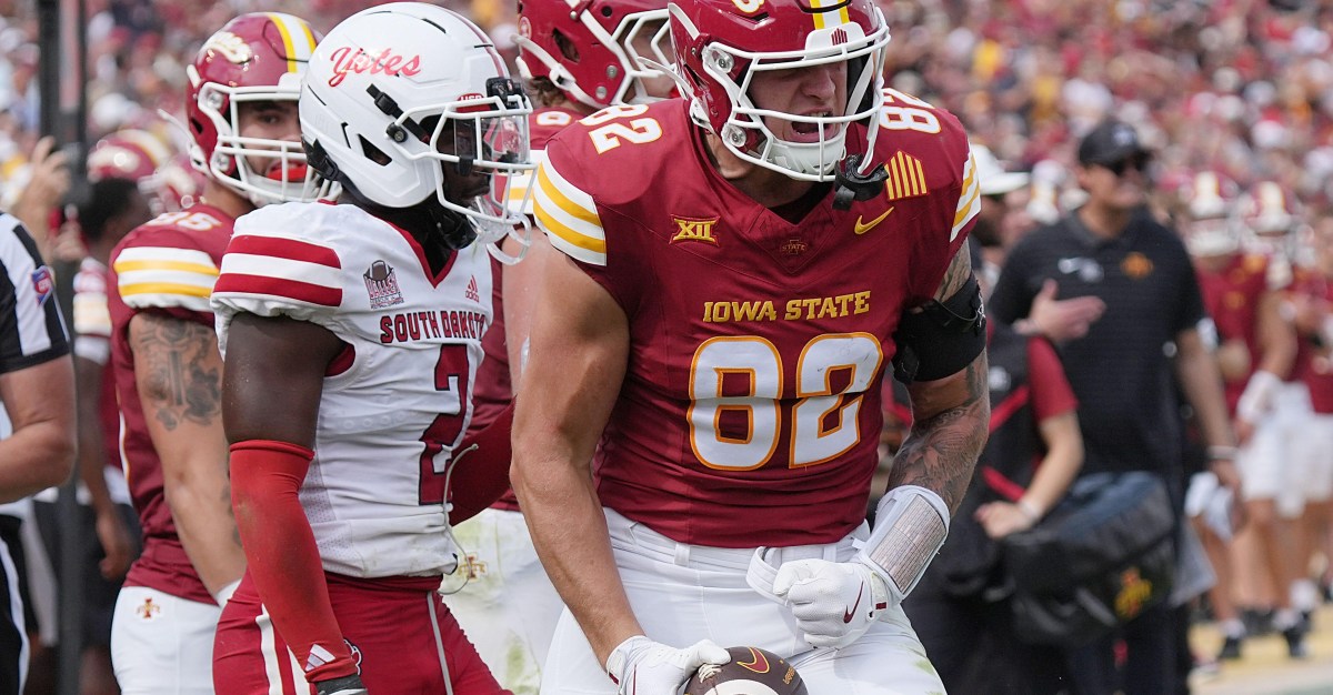Tyler Moore signs with New York Giants following workout