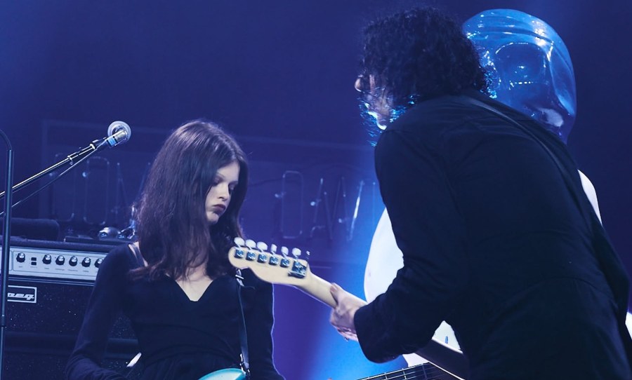 Jack White reunites with daughter Scarlett on stage in Brooklyn -