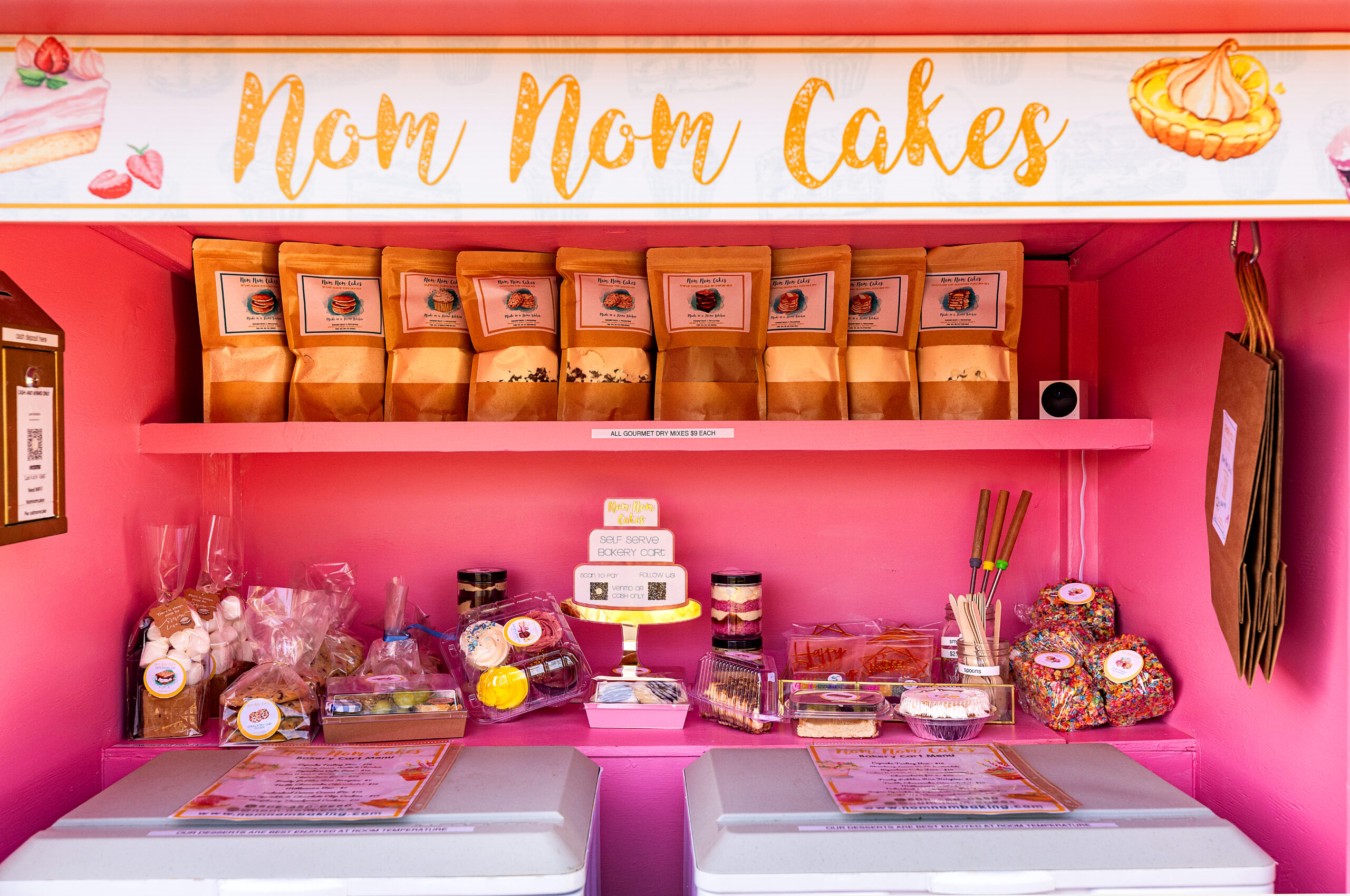 Nom Nom Cakes