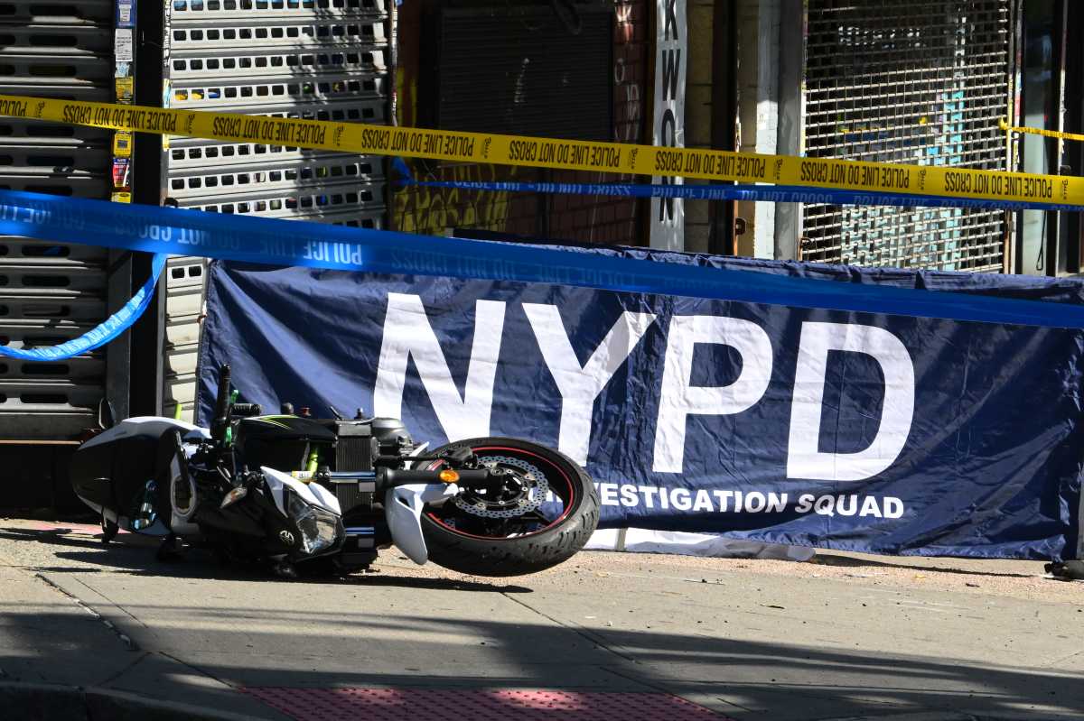 Motorcyclist killed after colliding with box truck making a turn in Woodside: NYPD – QNS