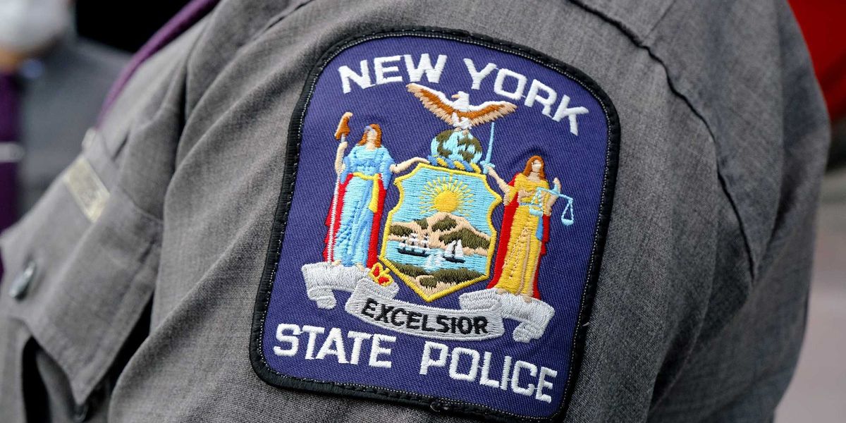 Buffalo man dies in Thruway crash