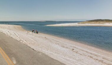 NYC girl, 6, dies in suspected drowning after being swept out by current in Hamptons