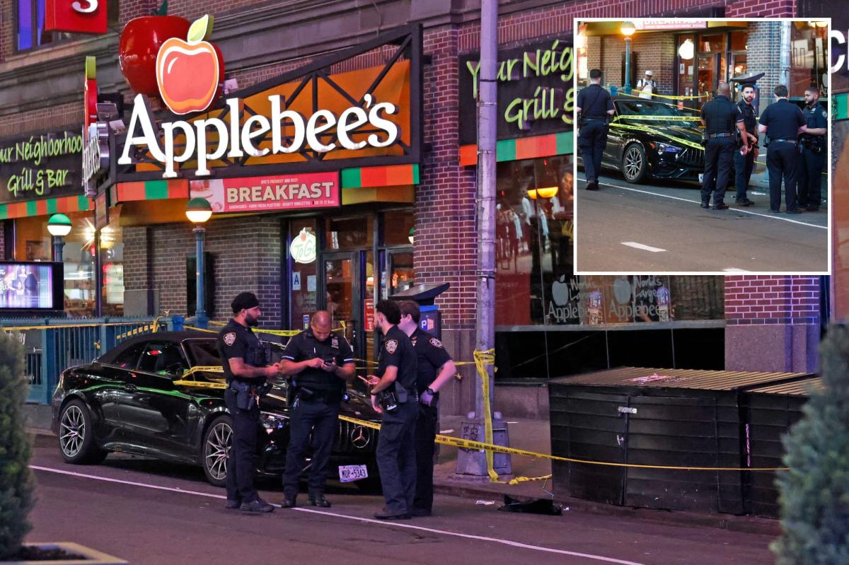 Bronx man arrested after three people stabbed in Times Square: police
