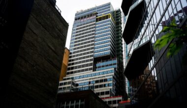 Workers begin stabilizing Manhattan high-rise after columns buckled