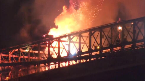 Fire breaks out on Brooklyn Bridge during July 4 fireworks show