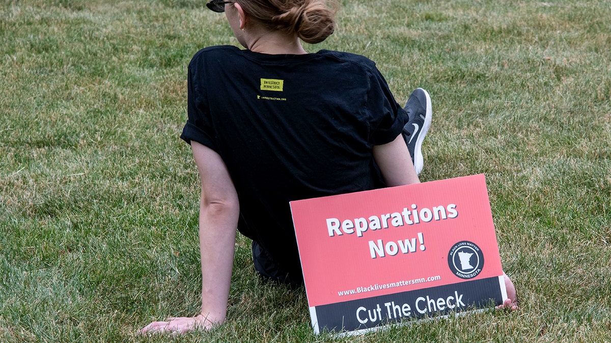 Reparations sign