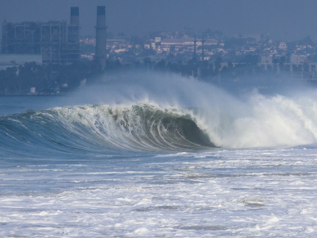 Dramatic Ocean Rescue Caught On Video As Hurricane-Fueled Surf Pounds Manhattan Beach