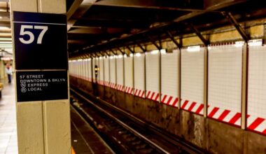 Parolee arrested for pushing woman, 70, onto subway tracks in Midtown Manhattan