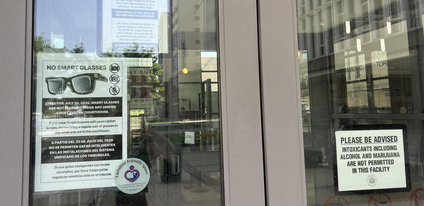 New York Will Ban Smart Glasses From All Courthouses