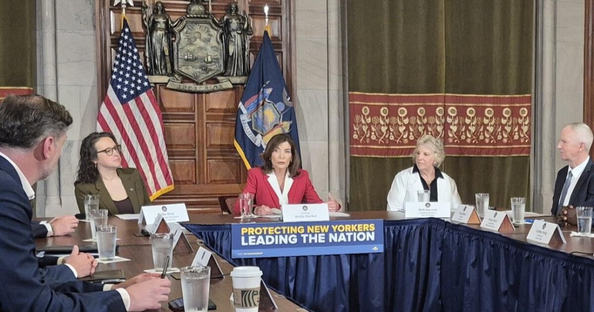 Hochul pushes back as Trump blasts her data center moratorium