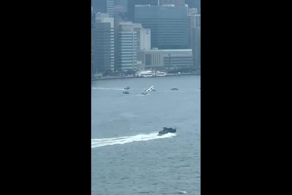 Seaplane lands in New York City's East River, no injuries reported