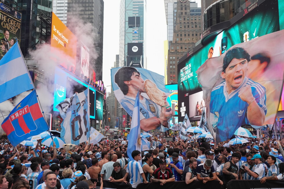 Argentina and Spain fans descend on New York for World Cup final