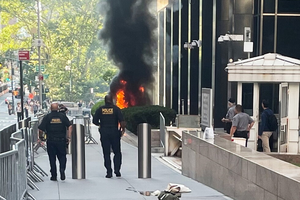Bystanders unfazed during fiery attack outside federal NYC building