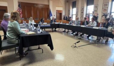 Hochul meets with Tonawanda leaders, residents on NYS data center moratorium