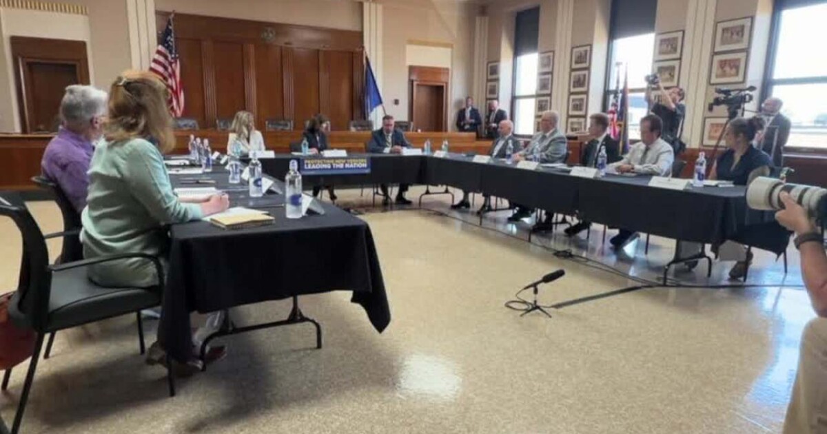 Hochul meets with Tonawanda leaders, residents on NYS data center moratorium
