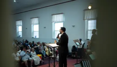 Mamdani 'didn't say much' when asked about Jew-hatred, says lone rabbi at mayor's event for Staten Island clergy - Israel & Jewish News