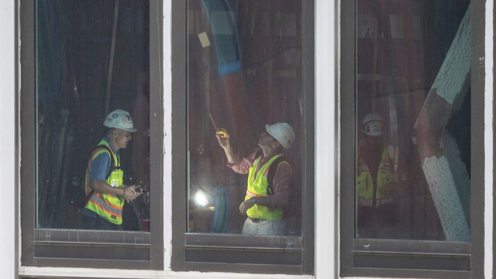 New York construction scare shows challenges of converting offices into housing