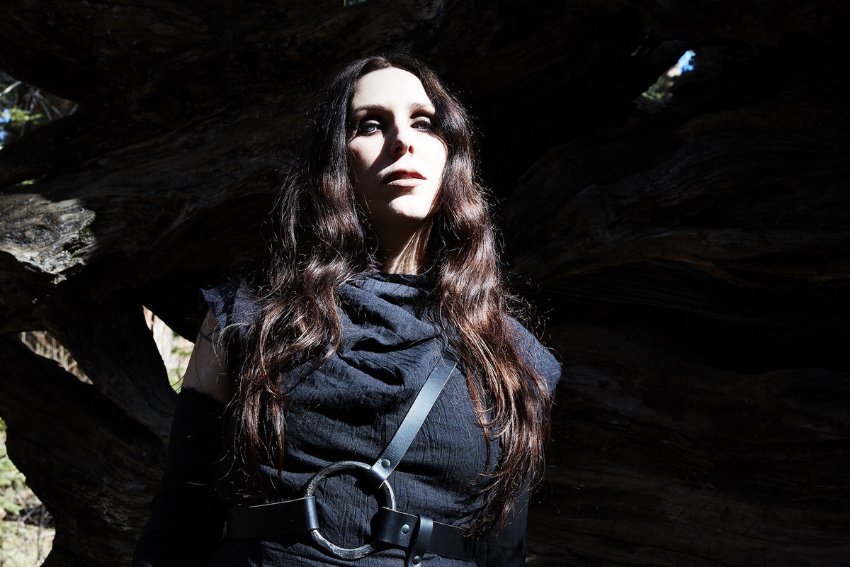 Chelsea Wolfe releases new single with video "Seethe" featuring Troy Van Leeuwen (Queens of the Stone Age)