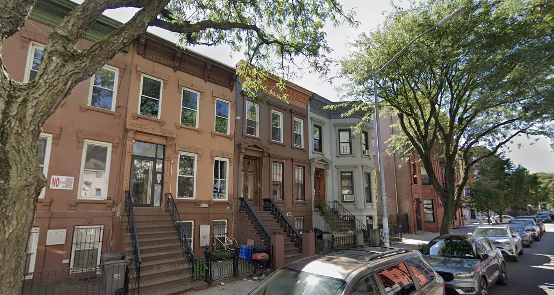 Man's decomposing body found in his Brooklyn apartment, knife sticking out of neck