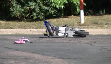 2 young girls hurt in Brooklyn Center crash