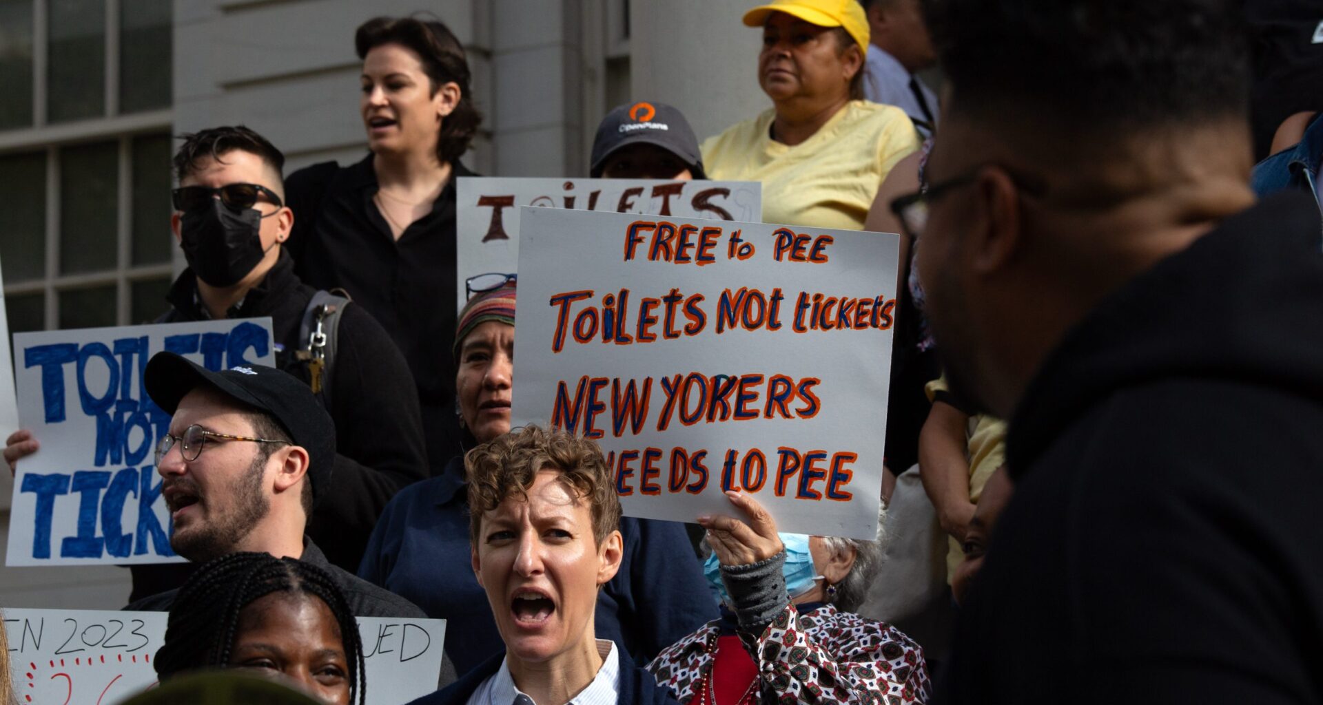 NYC Wants 2,100 Public Restrooms, but City Hall's Bathroom Strategy Is Backed Up