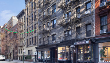 Roth of Manhattan Skyline leases retail space to Age of Stones