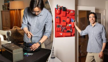 Man scours Manhattan's trash for junk then fixes and gives them away for free